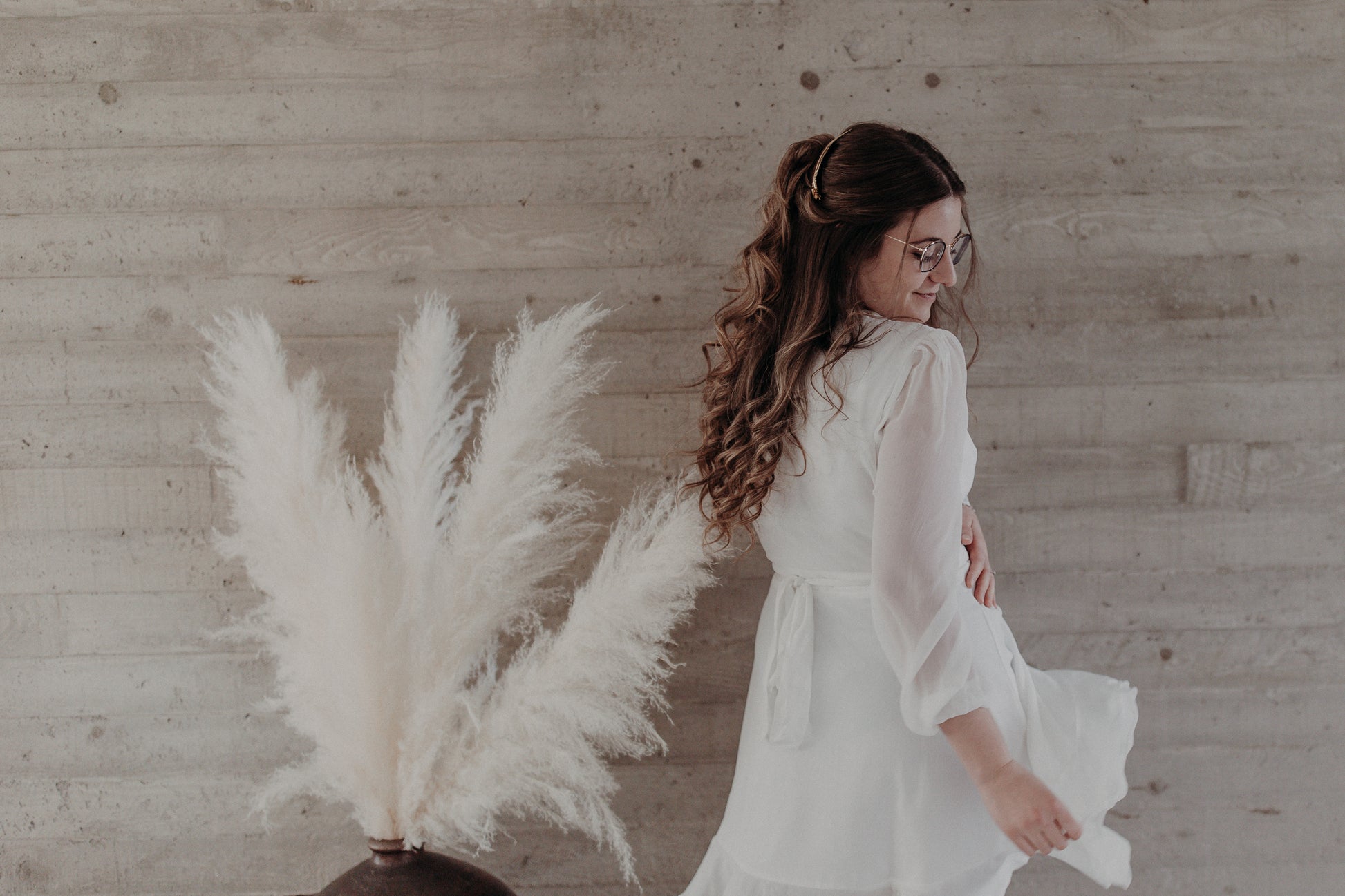 Barette plume dans cheveux lachés